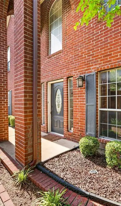 620 Belle Place, Fort Worth TX 76107 - Photo 2