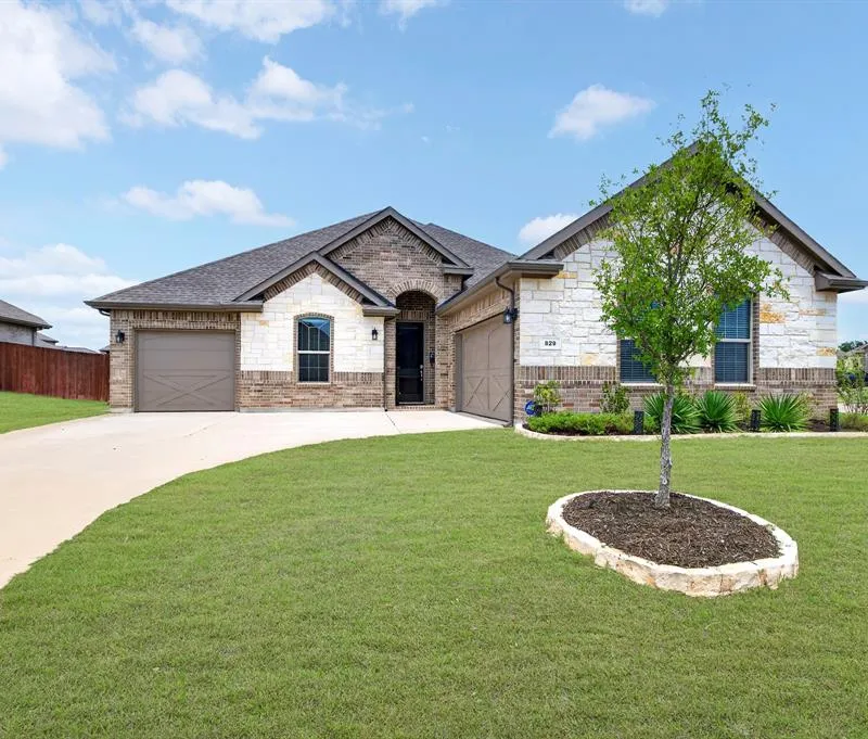 829 Poppie Lane, Midlothian TX 76065