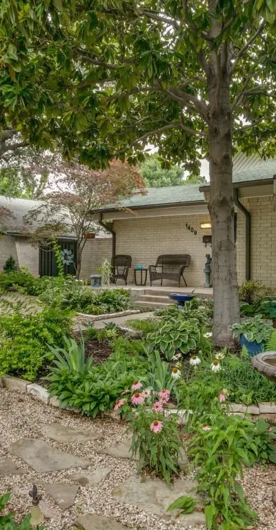 1409 Forestglen Drive, Lewisville TX 75067 - Photo 2