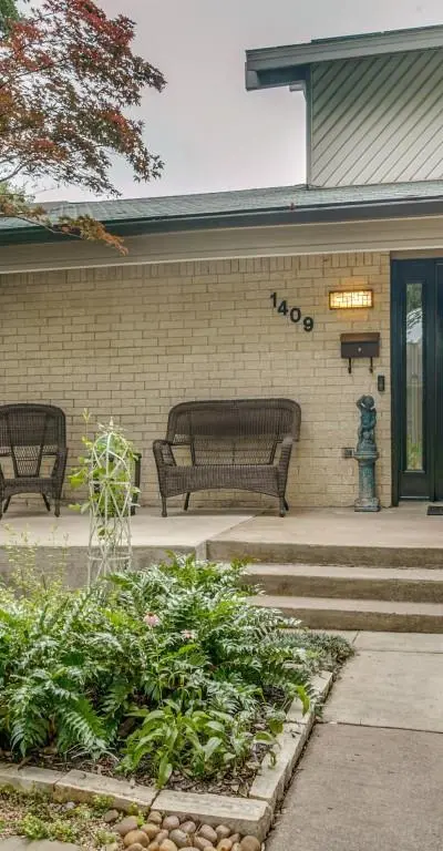 1409 Forestglen Drive, Lewisville TX 75067 - Photo 4