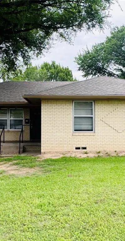 2803 Lockhart Avenue, Dallas TX 75228