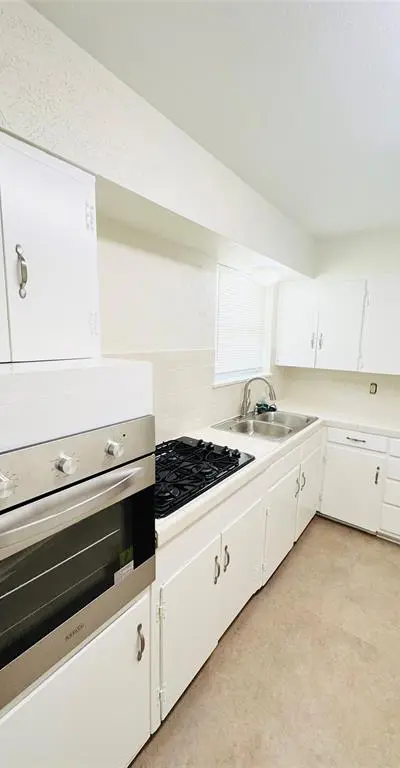 2803 Lockhart Avenue, Dallas TX 75228 - Photo 4