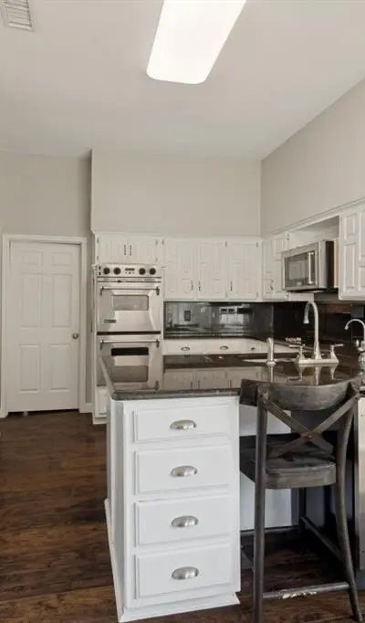 209 Oak Hill Drive, Trophy Club TX 76262 - Photo 4