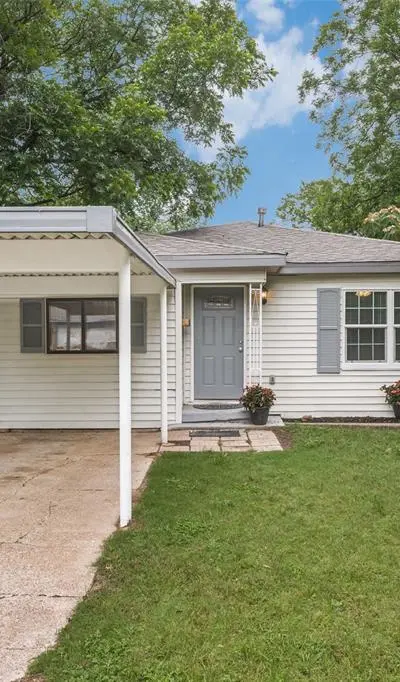 717 Small Street, Bowie TX 76230