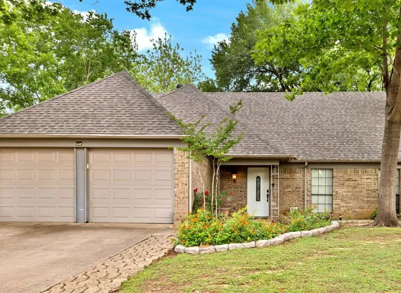 513 Harrington Lane, Euless TX 76039