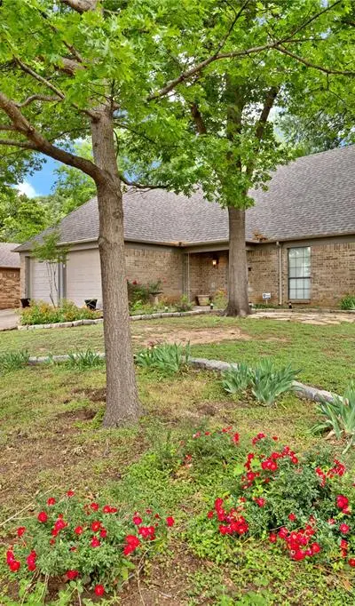 513 Harrington Lane, Euless TX 76039 - Photo 2