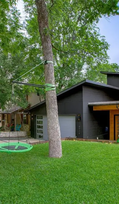 8926 Groveland Drive, Dallas TX 75218 - Photo 2