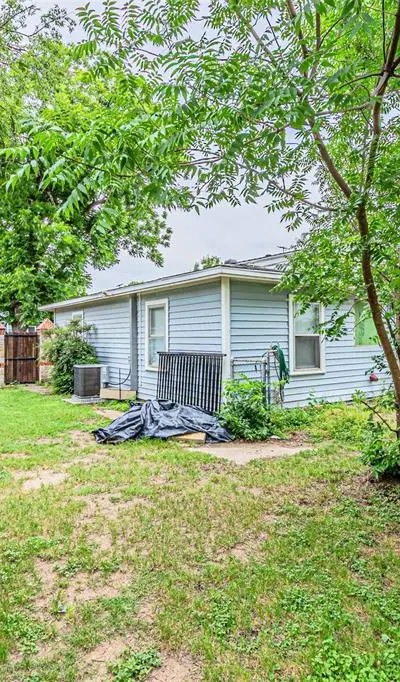 1108 Sharondale Street, Fort Worth TX 76115 - Photo 5
