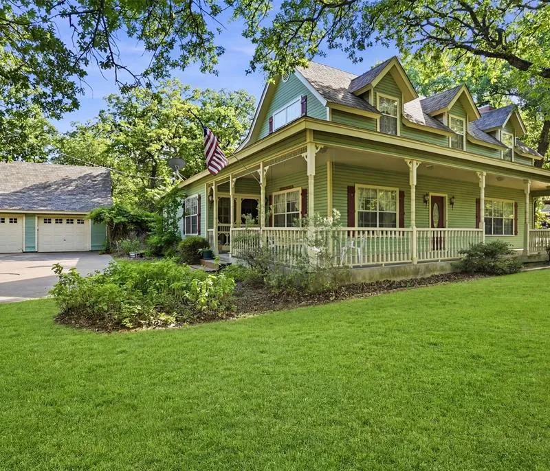 1000 Barry Lane, Cleburne TX 76031