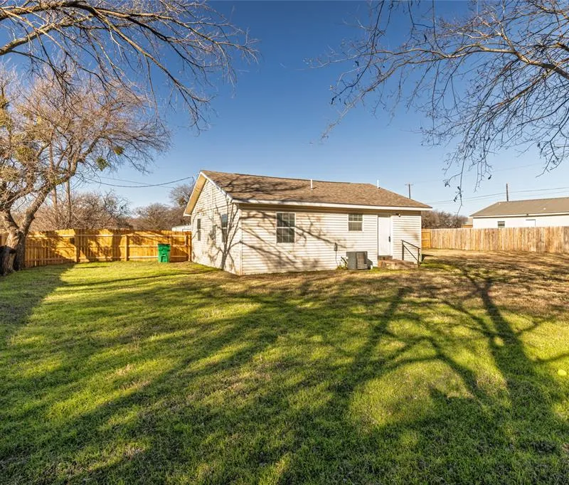 205 N State Highway 101, Chico TX 76431