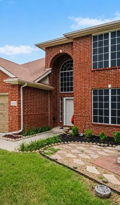 1342 Clear Creek Drive, Lewisville TX 75067