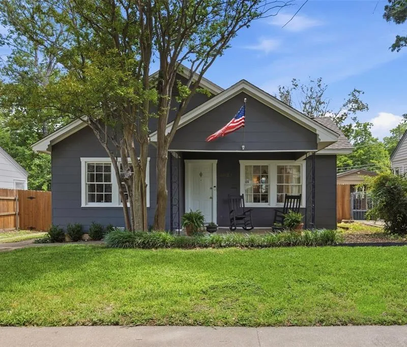 3821 El Campo Avenue, Fort Worth TX 76107