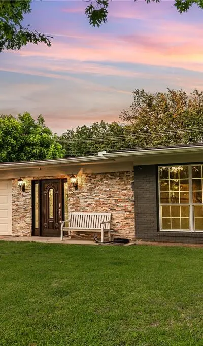 2010 William Brewster Street, Irving TX 75061 - Photo 2