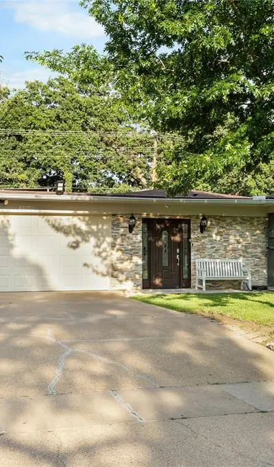 2010 William Brewster Street, Irving TX 75061 - Photo 3