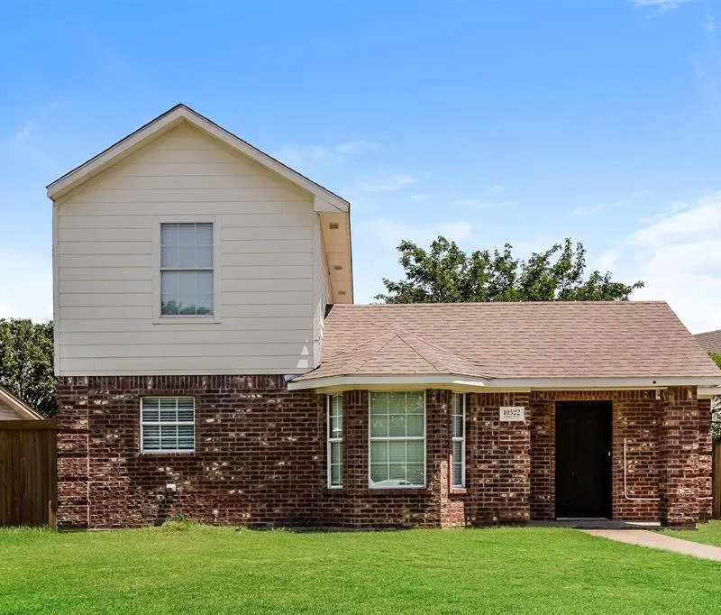 10522 Woodleaf Drive, Dallas TX 75227