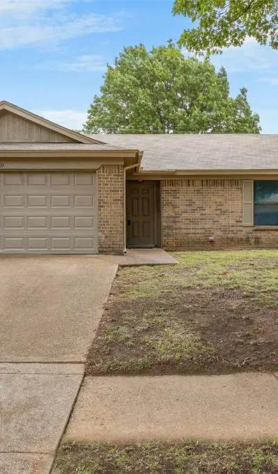 6219 Kelly Elliott Road, Arlington TX 76001