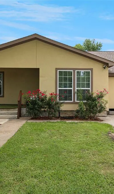 1042 SW 3rd Street, Grand Prairie TX 75051