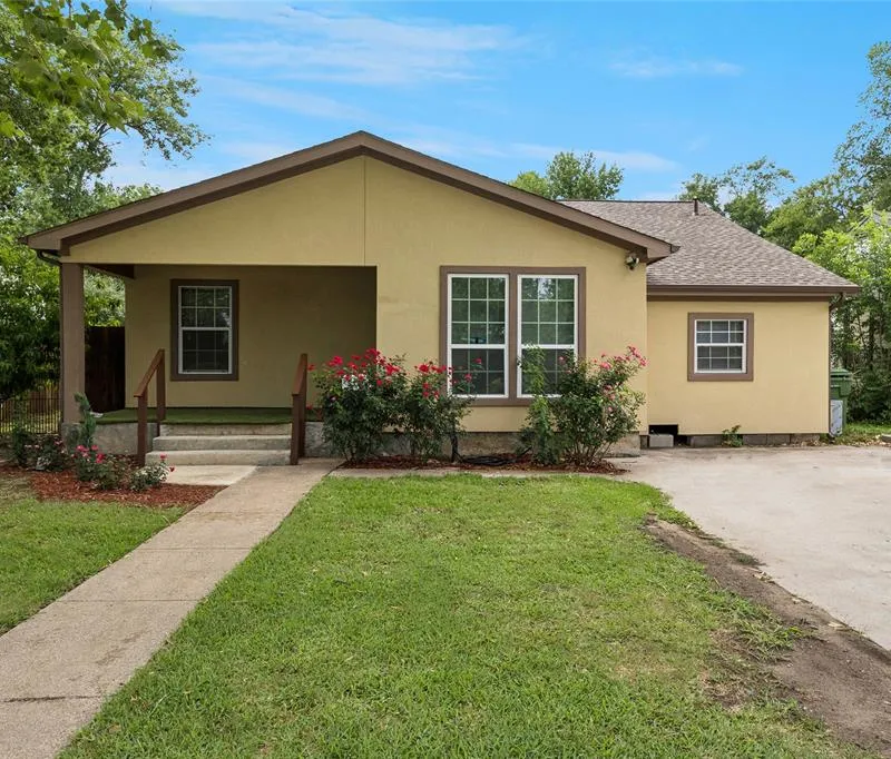 1042 SW 3rd Street, Grand Prairie TX 75051