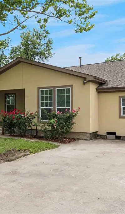 1042 SW 3rd Street, Grand Prairie TX 75051 - Photo 3