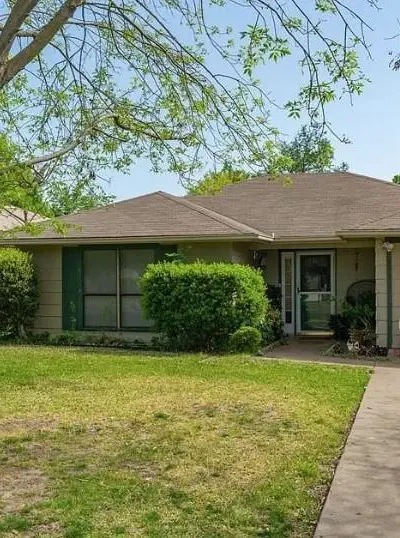 3135 Maple Avenue, Greenville TX 75402