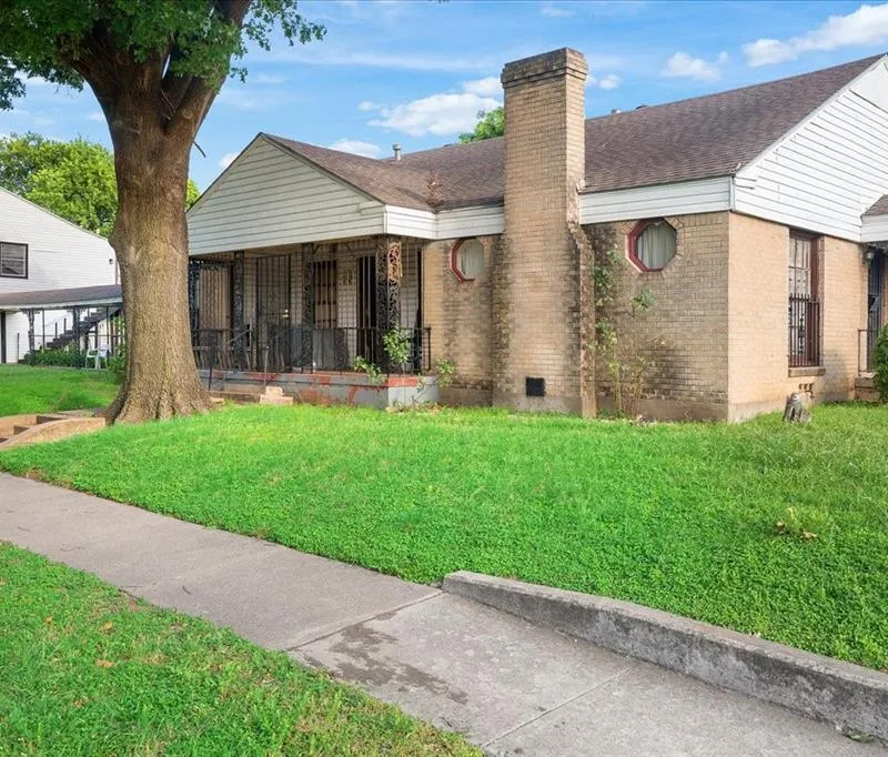 1718 S Marsalis Avenue, Dallas TX 75216