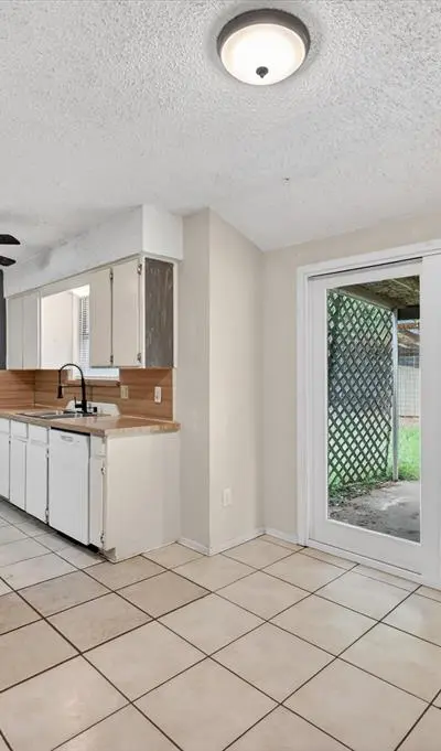 207 Water Lane, Crowley TX 76036 - Photo 4