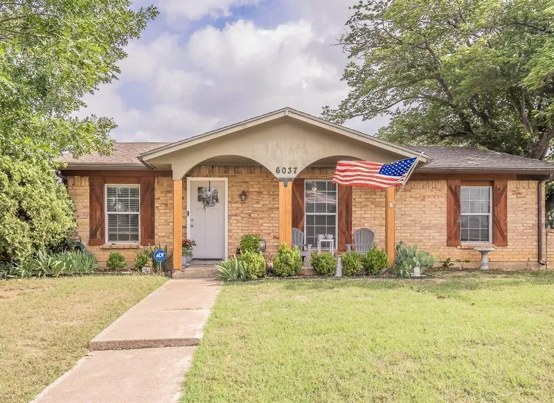 6037 Lindy Lane, Watauga TX 76148