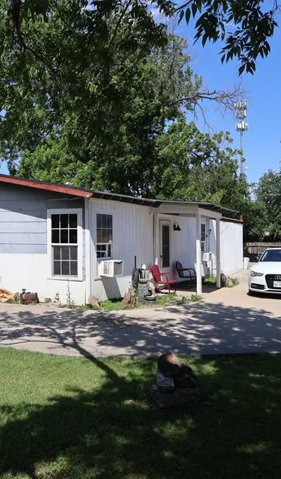 3600 Ellis Avenue, Fort Worth TX 76106 - Photo 2