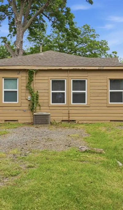 2547 Wilton Avenue, Dallas TX 75211