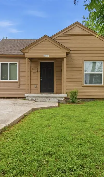 2547 Wilton Avenue, Dallas TX 75211 - Photo 2