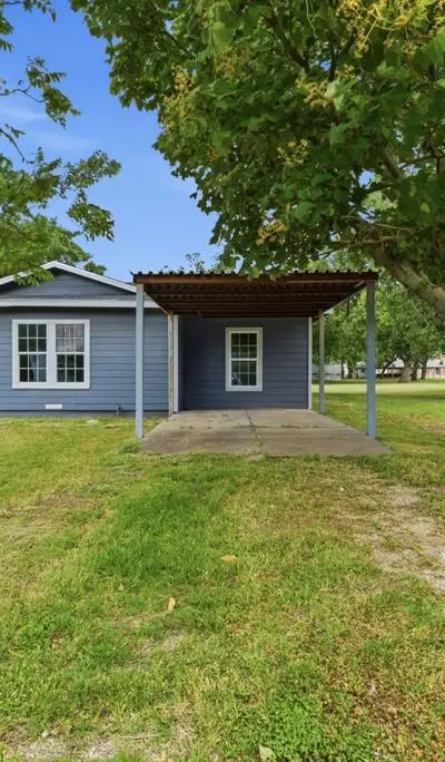 203 N Kickapoo Street, Lipan TX 76462 - Photo 4