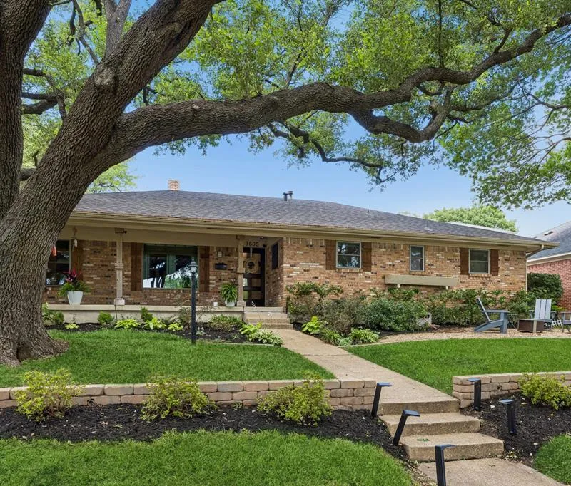 9605 Crestedge Drive, Dallas TX 75238