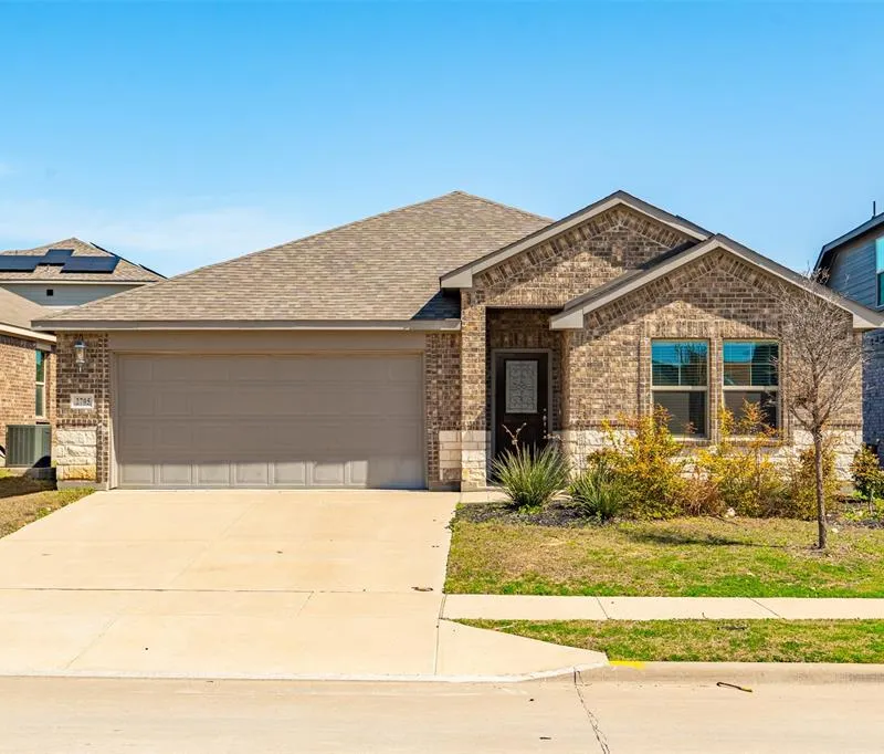 2705 Norite Drive, Fort Worth TX 76108