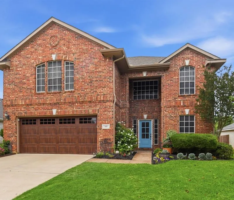 205 Benton Drive, Roanoke TX 76262