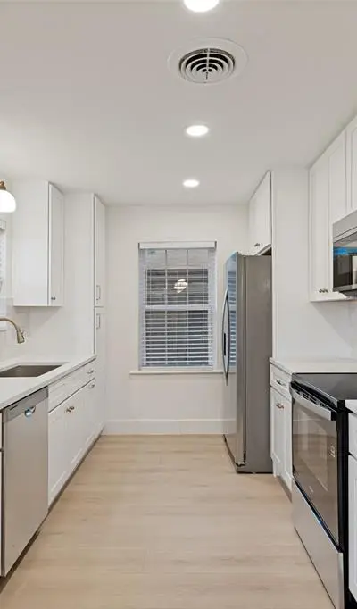 1010 Noble Avenue, Carrollton TX 75006 - Photo 5