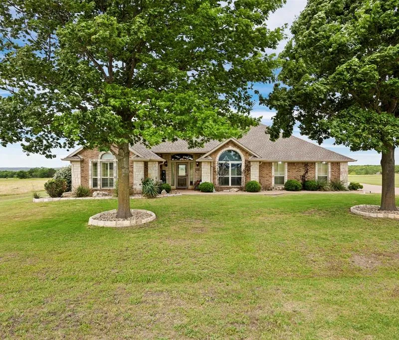 7520 Muirfield Drive, Cleburne TX 76033
