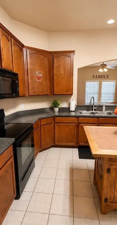 8810 Kiowa Drive, Greenville TX 75402 - Photo 2