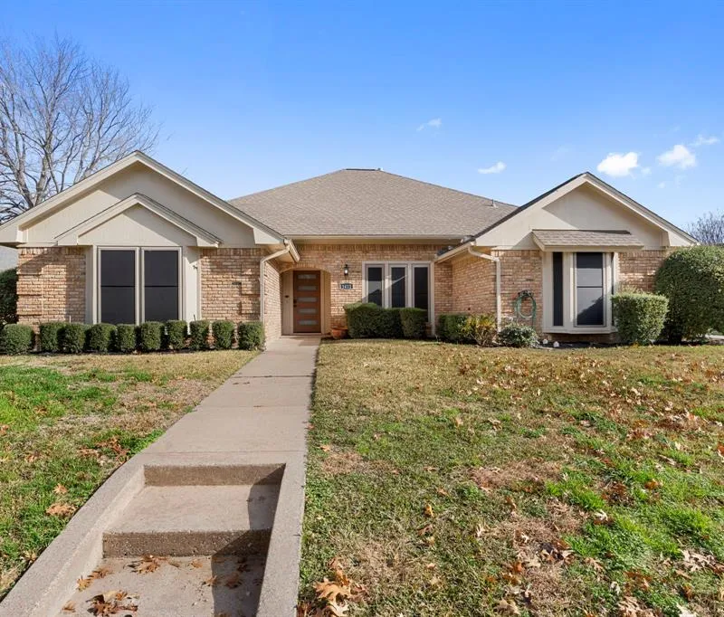 1412 Wagonwheel Court, Irving TX 75061