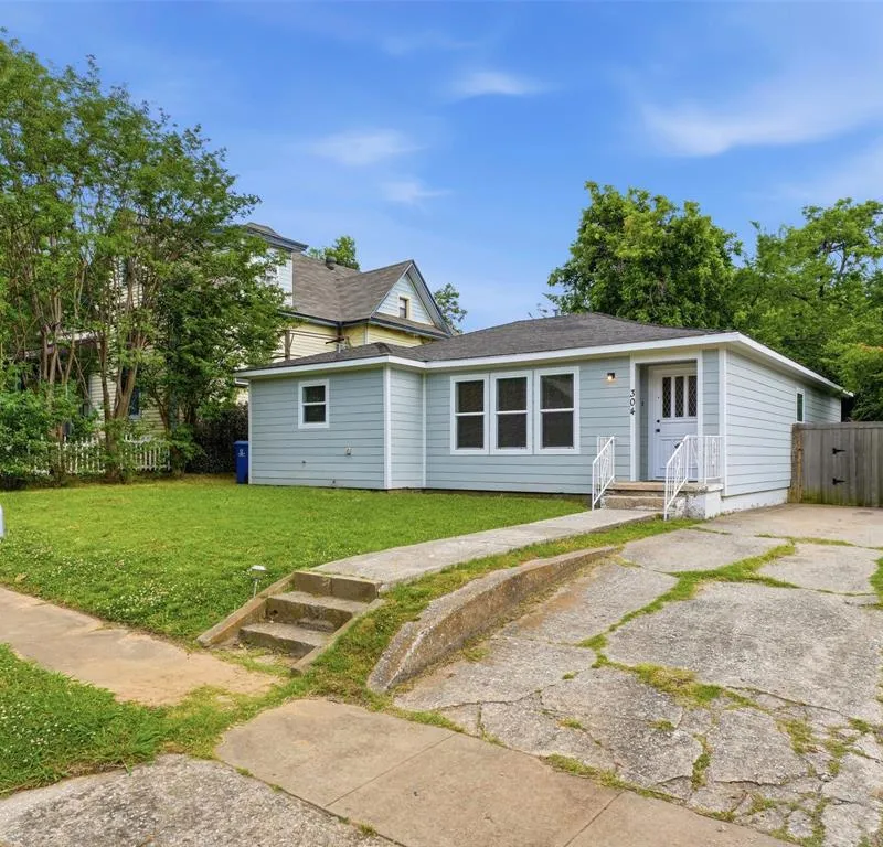 304 W Texas Street, Denison TX 75020