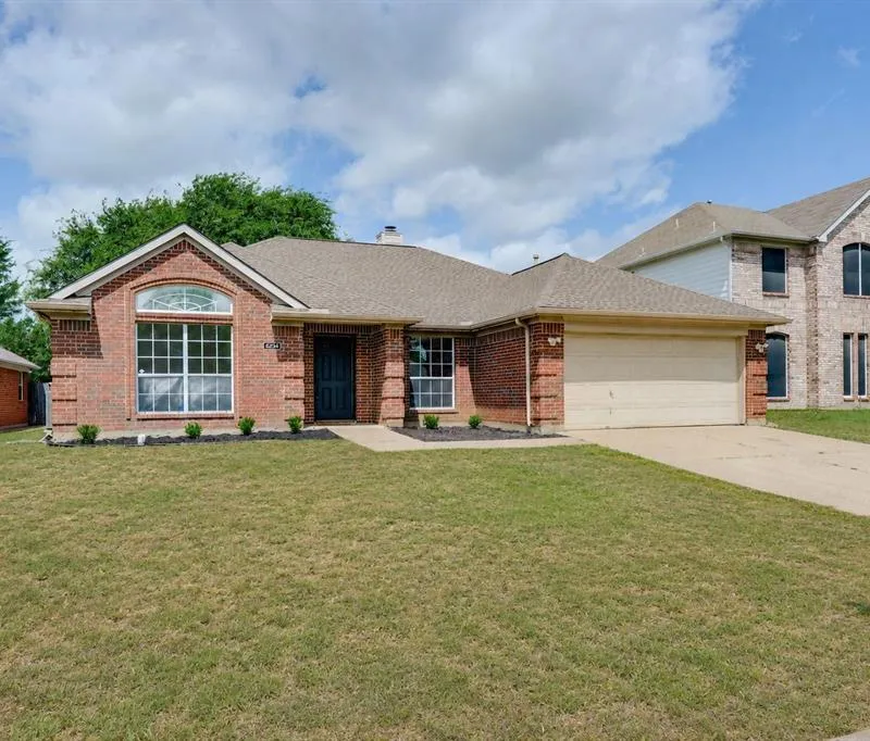 6234 St Leonard Drive, Arlington TX 76001