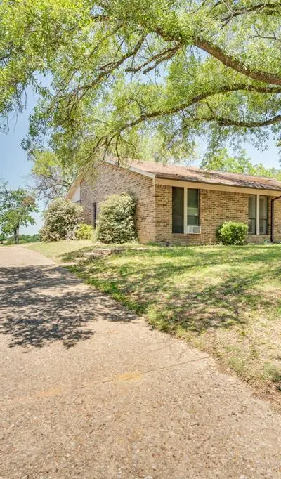 711 Craig Street, Hillsboro TX 76645 - Photo 2