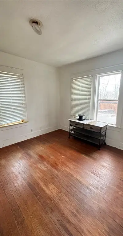1428 E Garnett Street, Gainesville TX 76240 - Photo 2