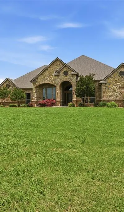 6900 Breezy Bluff Court, Fort Worth TX 76126 - Photo 4