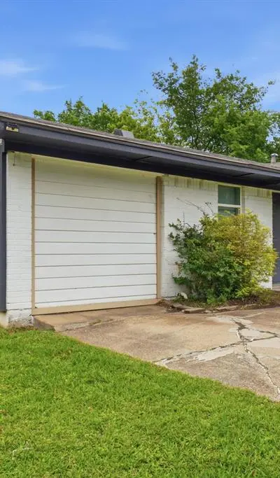 1724 Spring Lake Drive, Mesquite TX 75149 - Photo 3