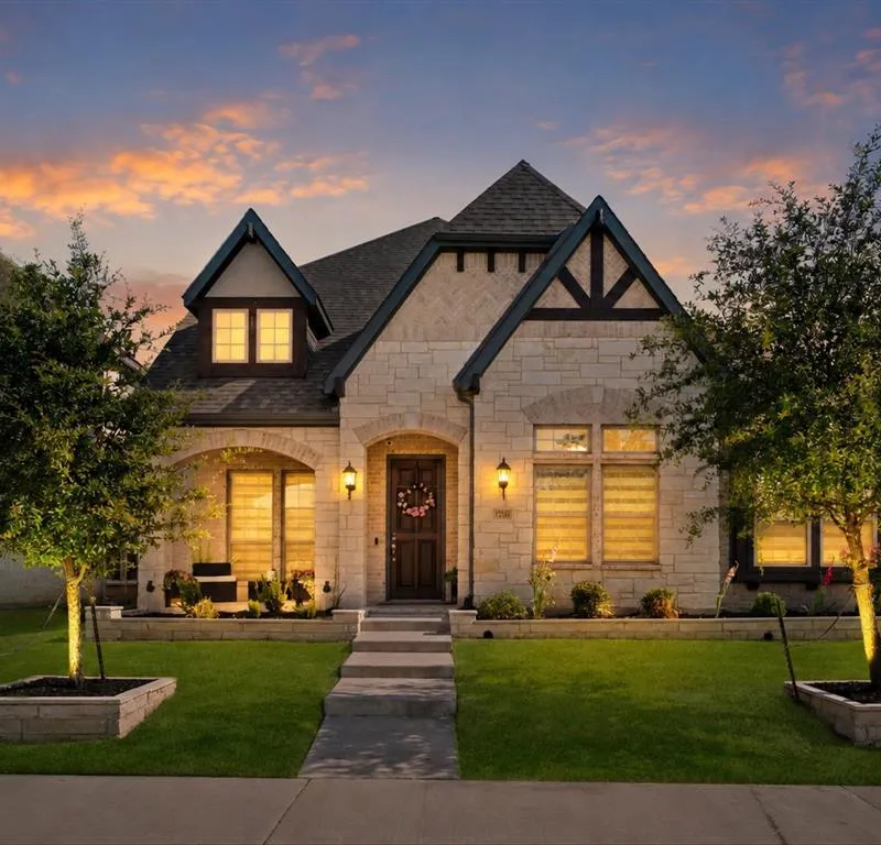 12543 Mercer Parkway, Farmers Branch TX 75234