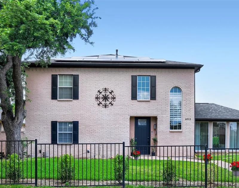 6033 Daven Oaks Drive, Dallas TX 75248