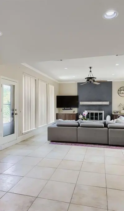 6033 Daven Oaks Drive, Dallas TX 75248 - Photo 5
