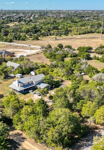 1922 W Pleasant Run Road, DeSoto TX 75115 - Photo 4