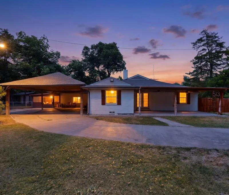 513 Ten Mile Drive, DeSoto TX 75115