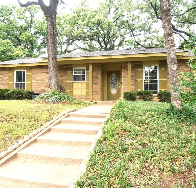 2911 Norwood Lane, Arlington TX 76013